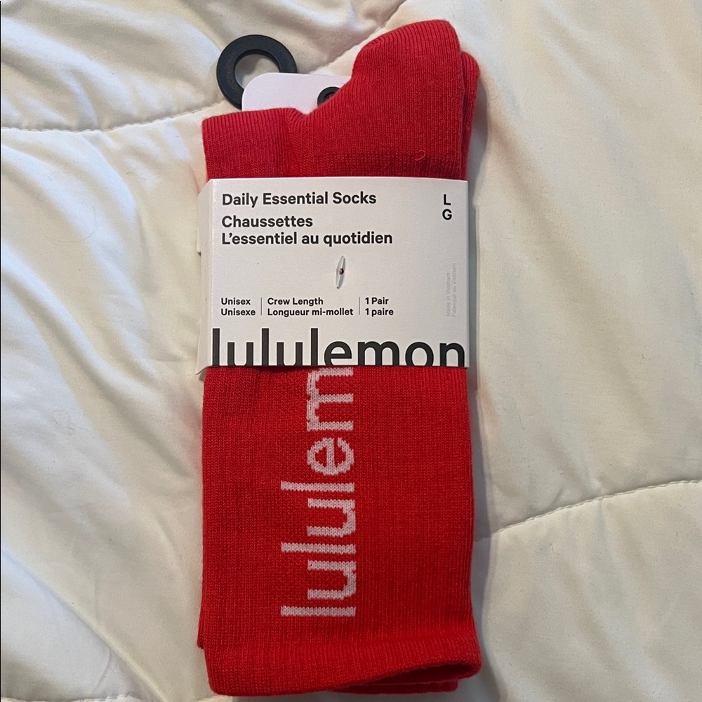 lululemon Lulu Red / White daily essential socks   Crew Socks